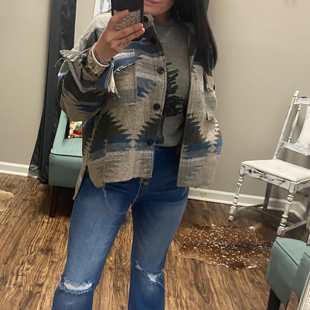 Aztec Shacket - Picture 2 of 4